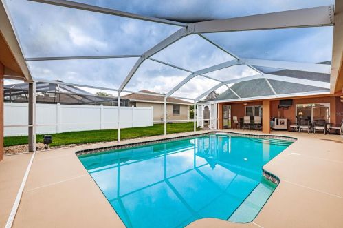 1083 Northridge Dr, Palm Harbor FL  34683-2720 exterior