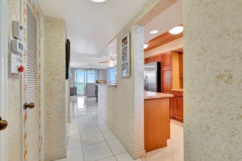 100 Paradise Harbour Blvd, West Palm Beach, FL 33408-5002
