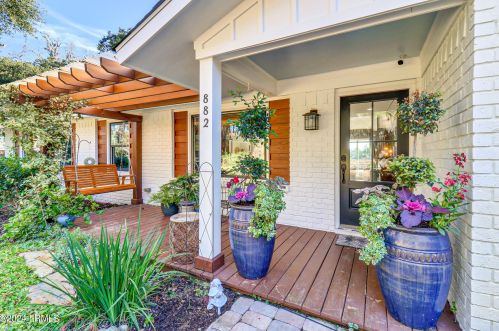 882 Broad River Dr, Beaufort, SC 29906-6806