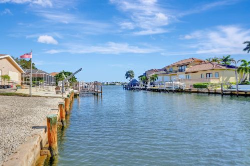 625 Dorando Ct, Marco Island FL  34145-1911 exterior