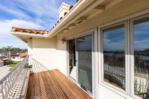 4565 Sea Bluff Cir, Carlsbad CA  92008-3671 exterior