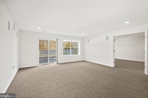 9450 Raith Ct, Bristow VA  20136-3505 exterior