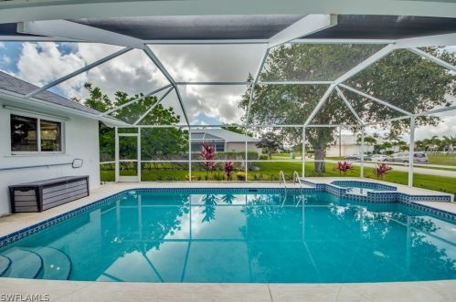 4009 26th Ave, Cape Coral, FL 33914-5474