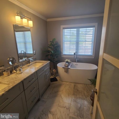 148 Burnet Cres, Trenton NJ 08691-4151 exterior