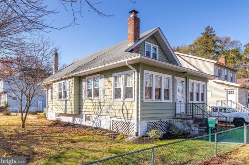 101 Watkins Ave, West Deptford, NJ 08096-5009