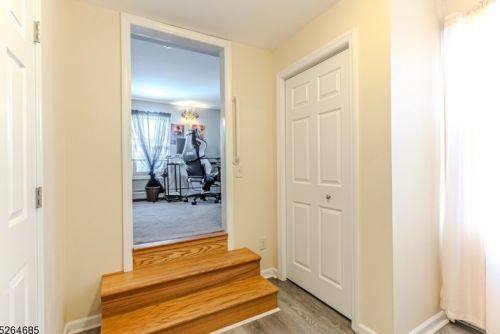 52 Riveredge Rd, Lincoln Park NJ  07035-2443 exterior