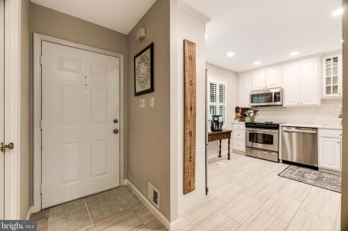 11710 Dry River Ct, Herndon VA  20191-2964 exterior