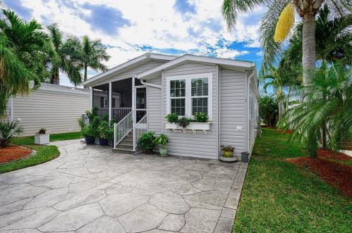 1379 Silver Lakes Blvd, Naples, FL 34114-9234