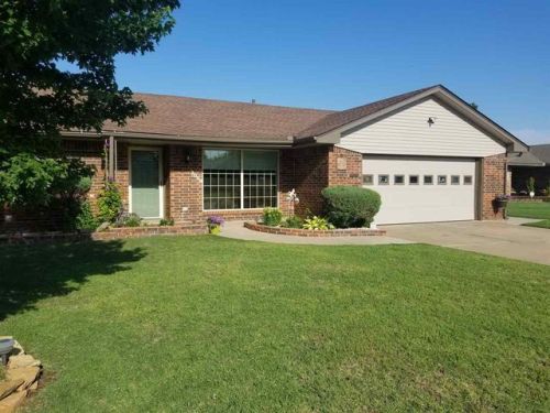 3009 Indian Dr, Enid, OK 73703-6416