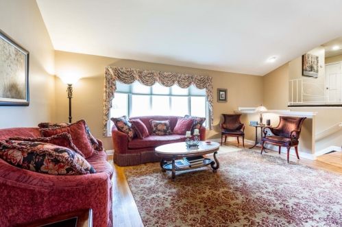 34 Flower Ln, Muttontown, NY 11753-2312