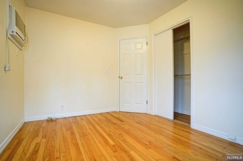 479 Berkshire Rd, Ridgewood NJ  07450-5533 exterior