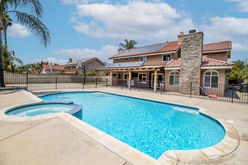 1754 Somerset Ln, Redlands CA  92374-5561 exterior