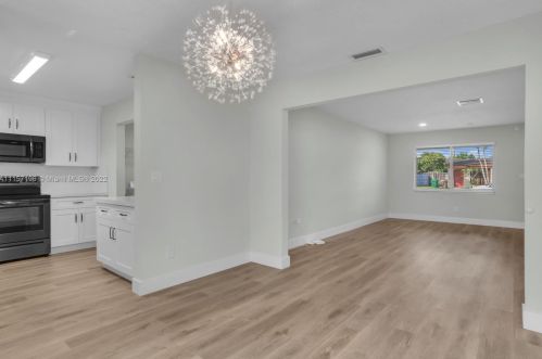 7720 35th St, Hollywood FL  33024-2213 exterior