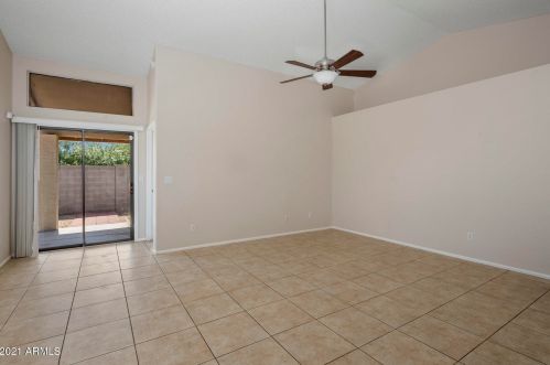 18801 8th Pl, Phoenix AZ 85042-4304 exterior