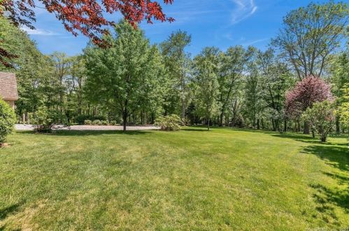 127 Joshuatown Rd, Lyme CT  06371-3139 exterior