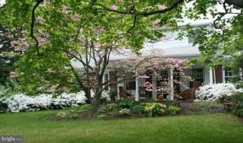 279 New Rd, Southampton, PA 18966-1454
