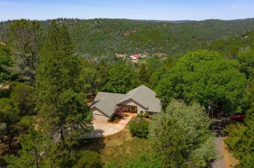 19372 Buck Ridge Rd, Grass Valley, CA 95949-7024