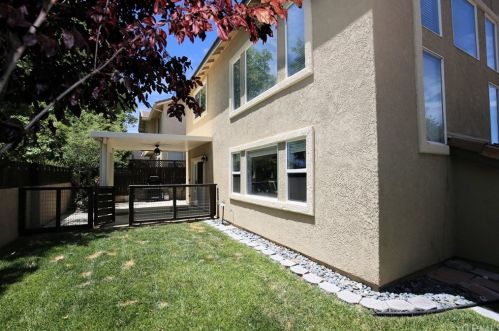 1095 Megan Ct, Templeton CA  93465-4051 exterior