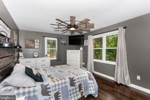 1030 Littlestown Rd, Littlestown PA 17340-9442 exterior