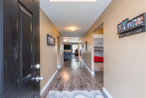 8110 Creekstone Ln, Blacklick, OH 43004-8141