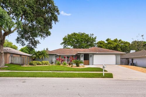 4922 Lake Valencia Blvd, Palm Harbor, FL 34684-4007