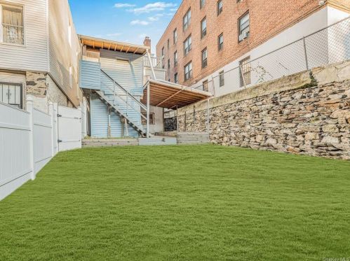 3241 Barker Ave, Bronx NY  10467-6301 exterior