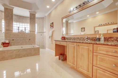 160 Saratoga Ave, Fort Pierce FL  34953-5974 exterior