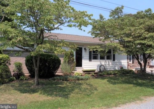192 Trail Rd, Swatara, PA 17033-9422