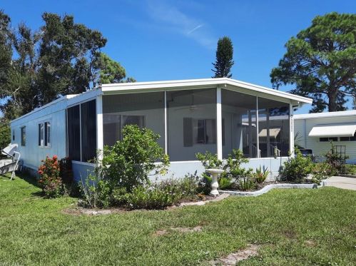 9300 Knight Rd, Bonita Springs, FL 34135-6562