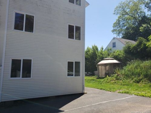 95 Lyman St, New Britain, CT 06053-4520