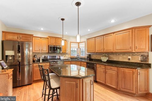 306 Deer Path Dr, Red Lion PA  17356-7800 exterior