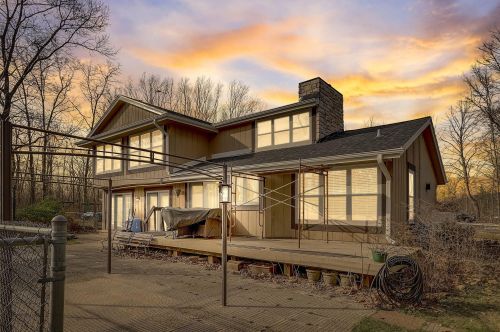 7240 Wind Lake Rd, Waterford, WI 53185-2128
