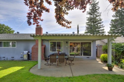 10655 Valley View Dr, Rancho Cordova CA  95670-2468 exterior