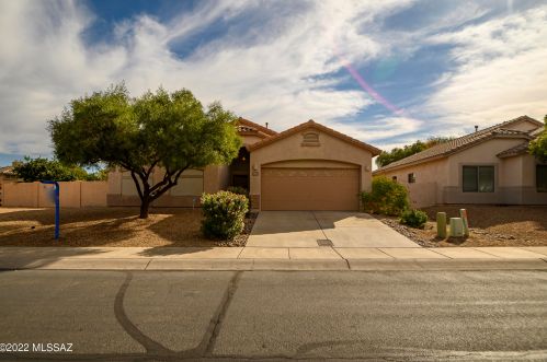 7520 Clemens Way, Tucson, AZ 85743-8261