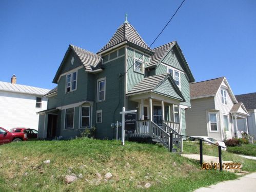 524 Buffalo St, Manitowoc, WI 54220-6816