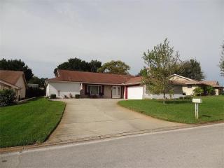 12807 Pinebrook Ln, Port Richey, FL 34667-3052