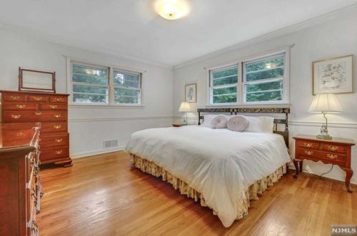 243 Burnside Pl, Ridgewood NJ  07450-1701 exterior