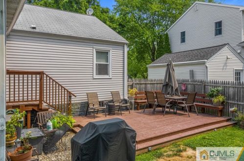 23 Victory Pl, East Brunswick NJ  08816-2232 exterior