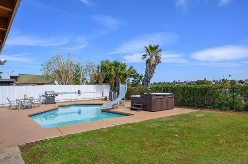 3785 Mount Ainsworth Ave, San Diego CA 92111-3219 exterior