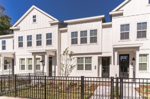 1409 Michigan St, Orlando FL 32806-4816 exterior