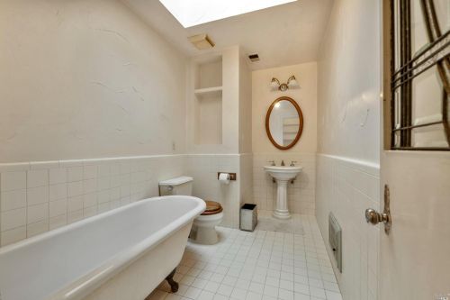 5372 Montecito Ave, Santa Rosa CA 95404-1954 exterior