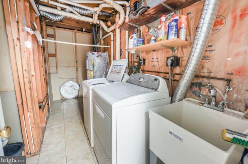 14868 Prestige Dr, Woodbridge VA  22193-3310 exterior