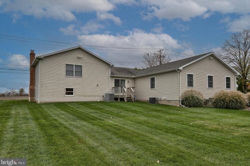 397 Kunkel Ave, Hummelstown PA  17036-9337 exterior