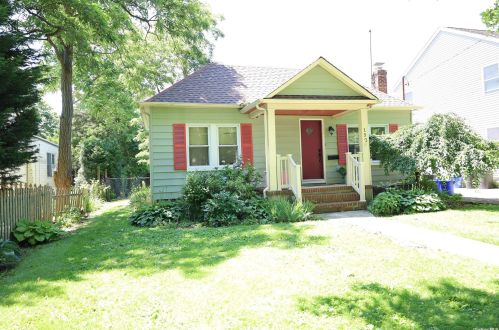 152 Oldfield Ave, Amityville, NY 11701-3128