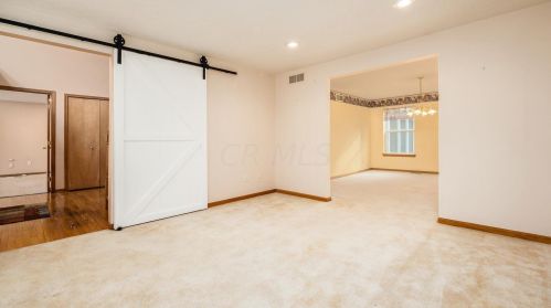 550 Spring Valley Dr, Zanesville OH  43701-0805 exterior