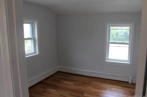 285 Jefferson St, Bridgeport CT  06607-2422 exterior