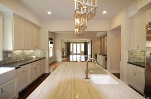 3887 Old Topanga Canyon Rd, Calabasas CA  91302-1854 exterior