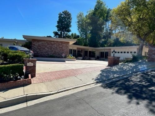 17116 Adlon Rd, Van Nuys, CA 91436-3817