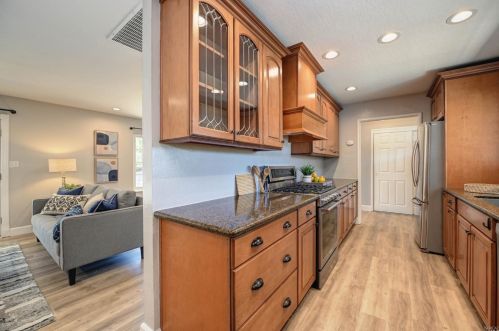 855 B St, Liberty Farms CA  95620-3311 exterior