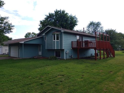7227 Peterson Trl, Lino Lakes, MN 55038-8718